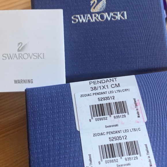 New Swarovski zodiac pendant necklace, Leo - Picture 5 of 7